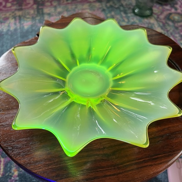 Vintage Fostoria Vaseline Uranium Glass Plate 10" - Picture 4 of 7
